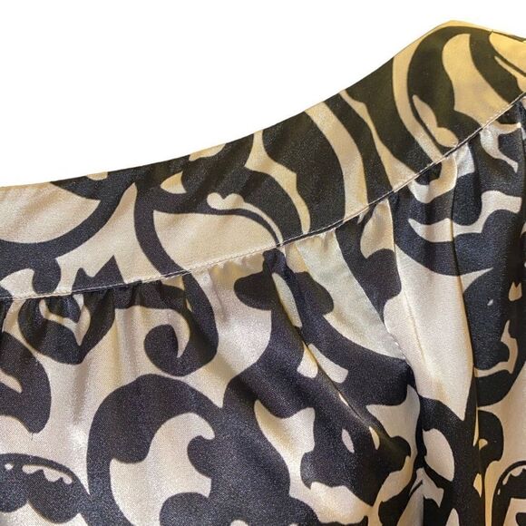 White House Black Market Cream and Black Pattern Top with Elbow Length Sleeves S - Picture 5 of 13